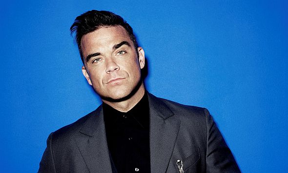 In dem neuen Videoclip "Candy" von Robbie Williams spielt Kaya Scodelario aus der Serie Skins die Hauptrolle!