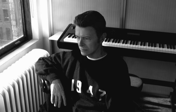 Hier seht ihr das neue Video "Valentine's Day" von David Bowie! (Foto: Sony Music)